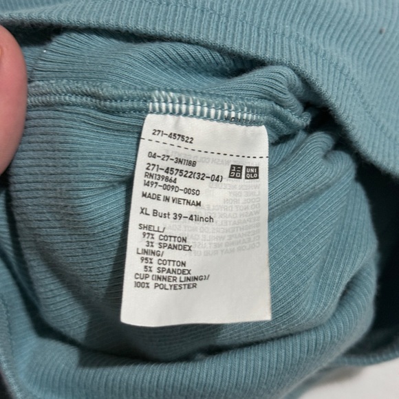 Uniqlo Teal Tank Top With Built-In Padded Bra - Picture 4 of 7